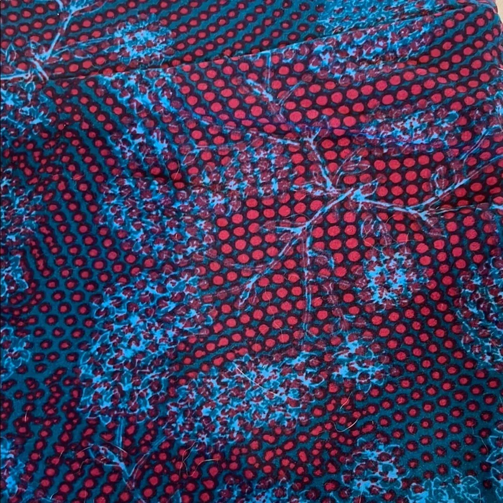 Variety of Blue Vibrant Patterned Women’s TC LuLaRoe Leggings - Picture 3 of 7